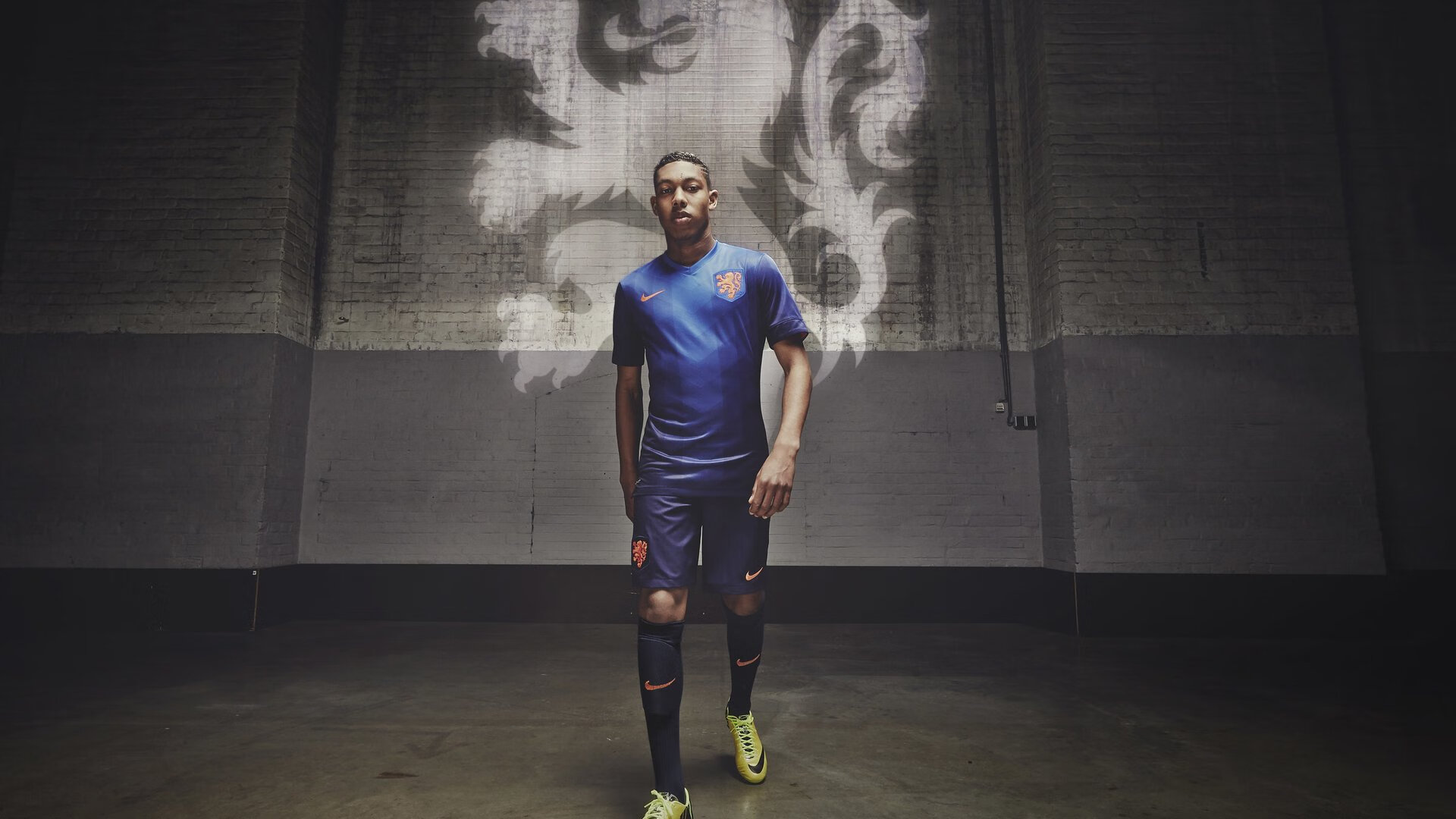 开云APP-波尔点燃赛场之夜，葡萄牙与法兰西的鏖战，一场定义时代的对决